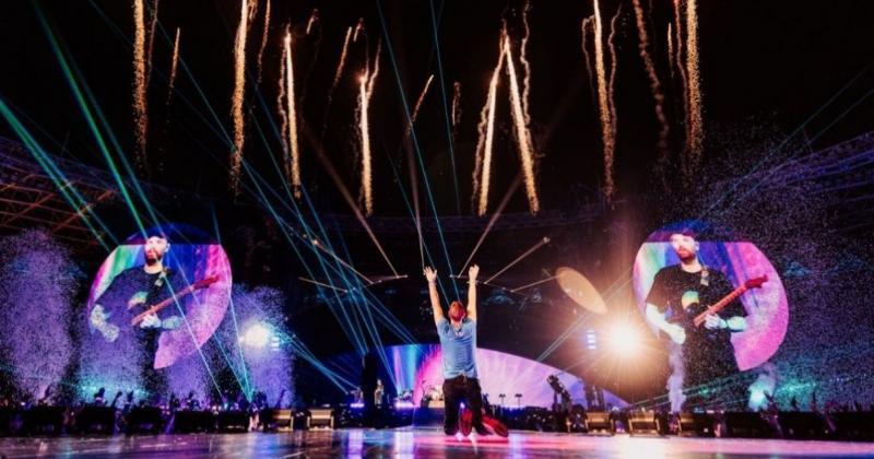7 Fakta Menarik Konser Coldplay di Jakarta, Chris Martin Pantun